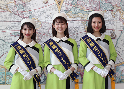 堺観光コンシェルジュに選ばれた松尾怜実さん、里見和華那さん、髙雄咲さん（写真左から）
