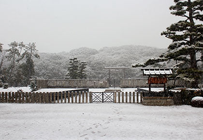 雪景色の古墳　2014年２月